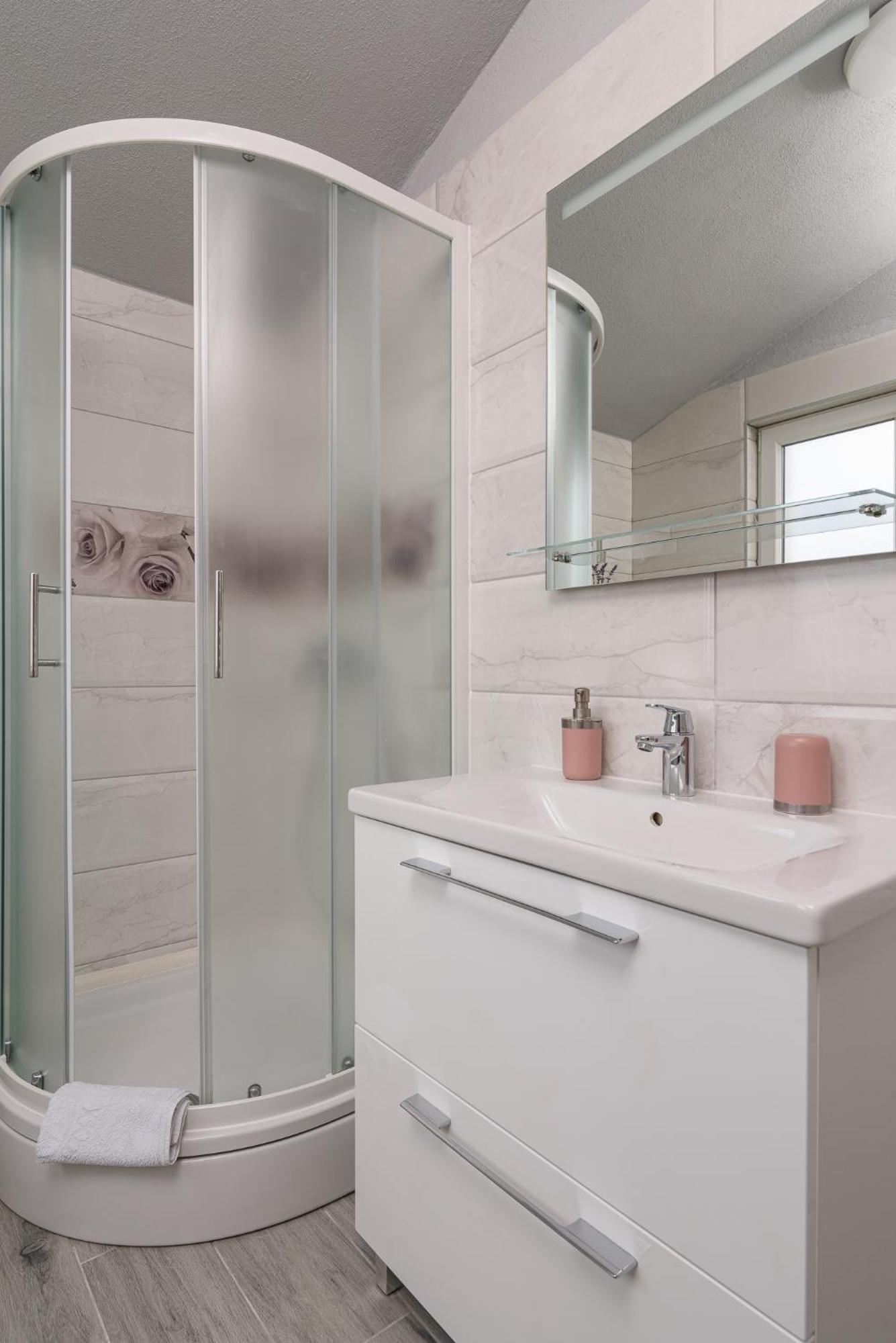 Rooms Anna Трогир Екстериор снимка