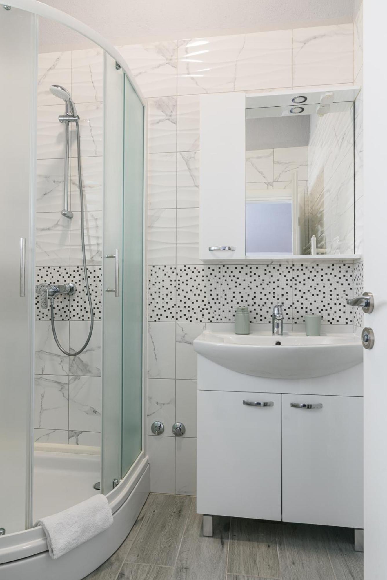 Rooms Anna Трогир Екстериор снимка